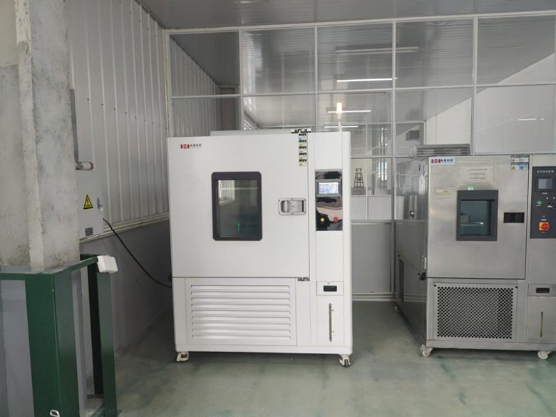 103515_495872_gsdt.jpg 試驗(yàn)箱.jpg